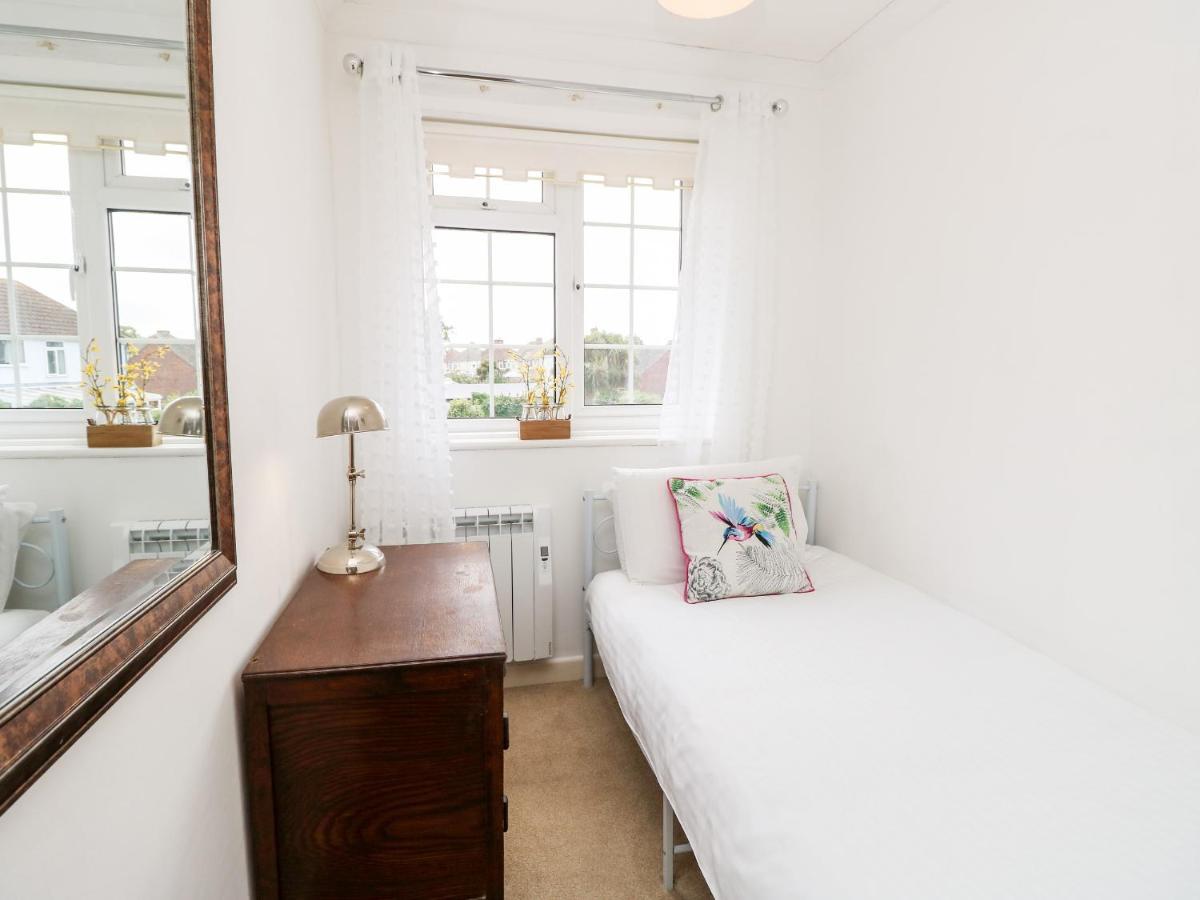 1 Westwood Close カウズ エクステリア 写真