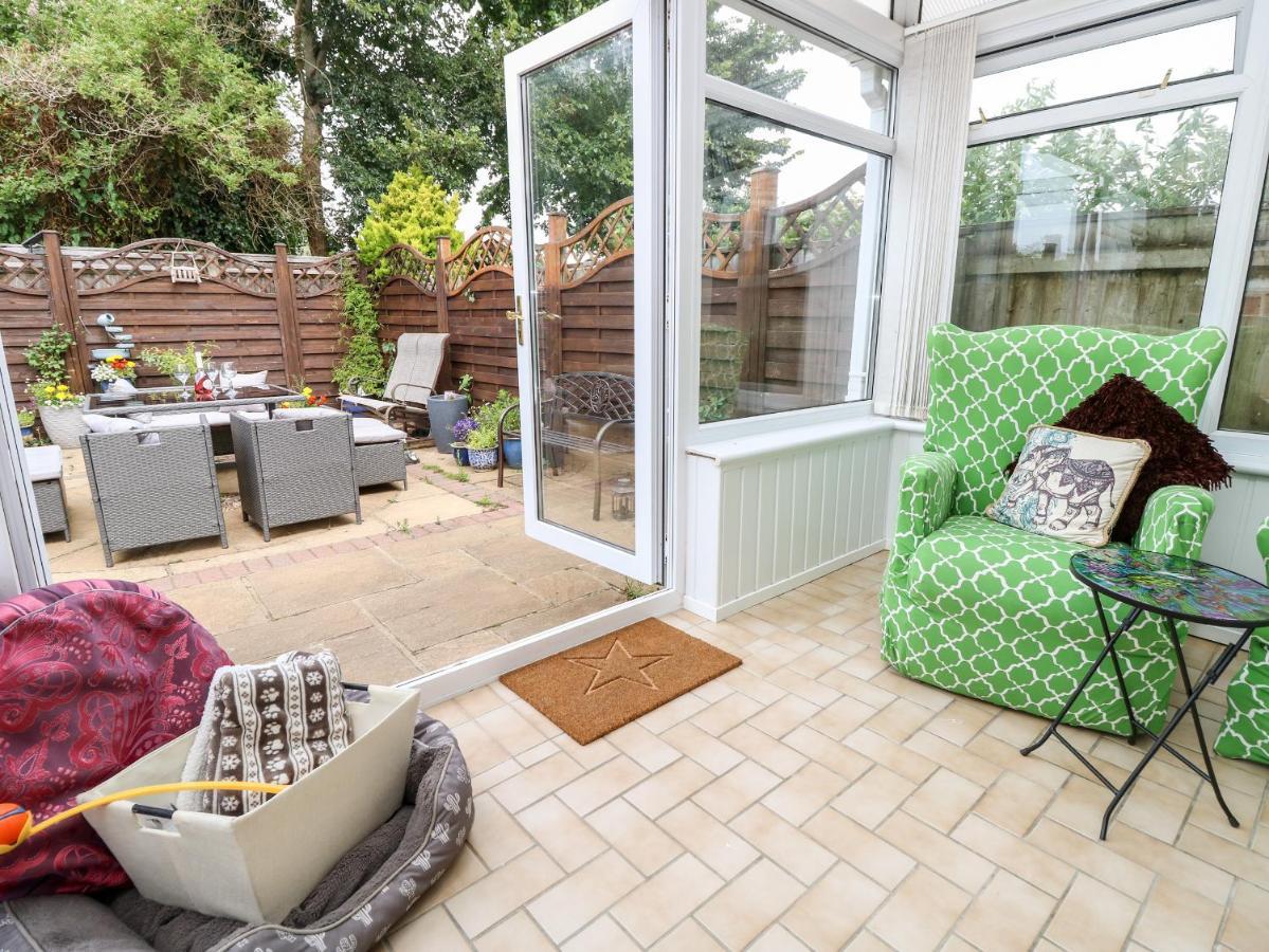 1 Westwood Close カウズ エクステリア 写真