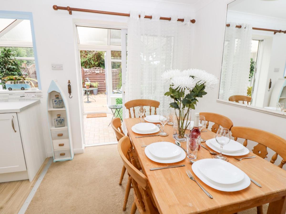 1 Westwood Close カウズ エクステリア 写真