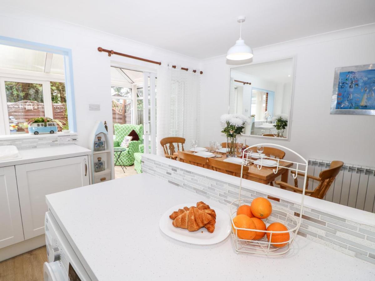 1 Westwood Close カウズ エクステリア 写真