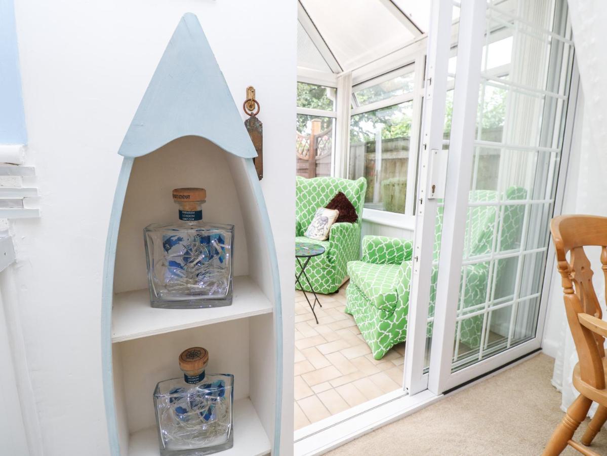 1 Westwood Close カウズ エクステリア 写真
