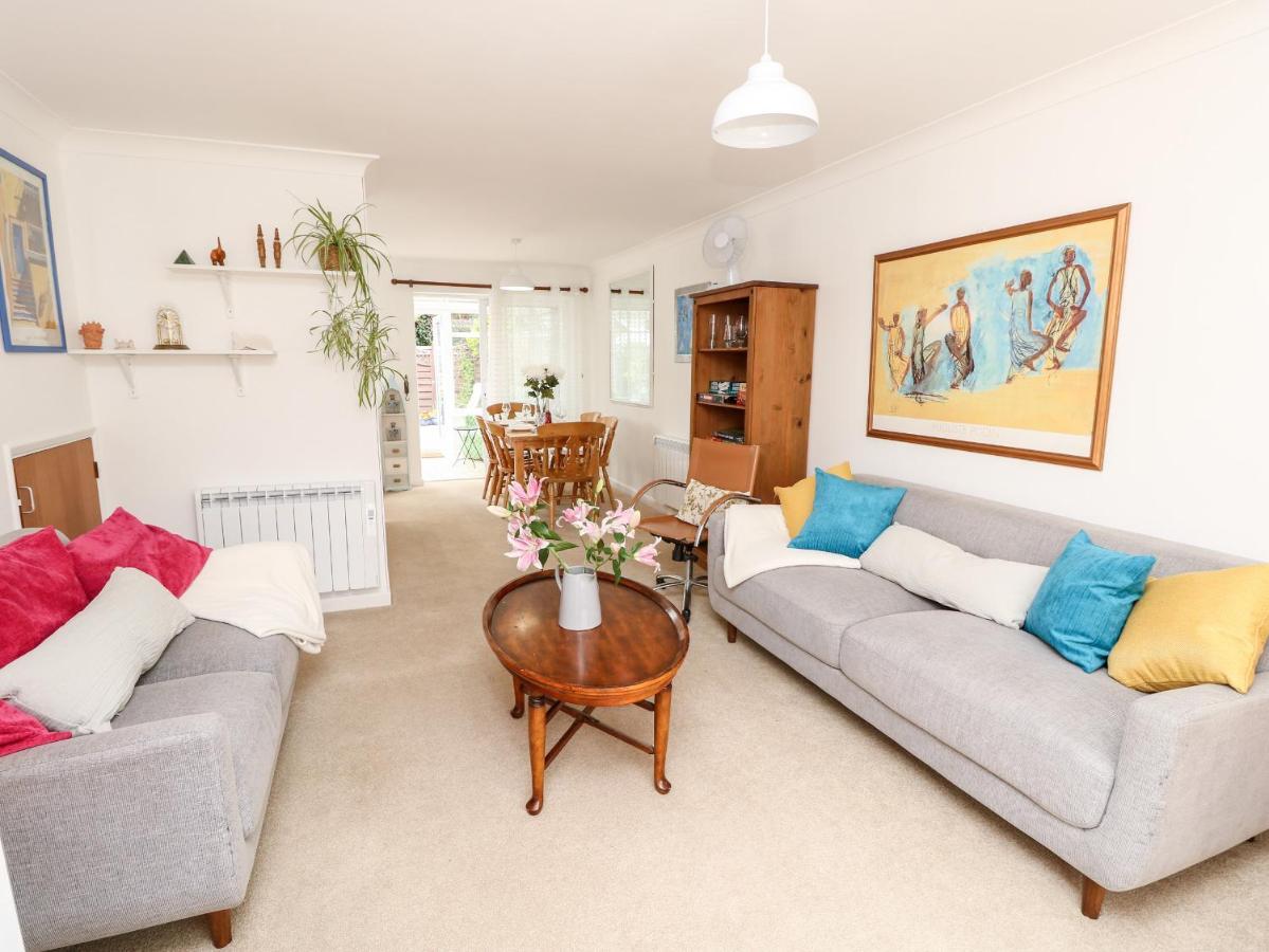 1 Westwood Close カウズ エクステリア 写真