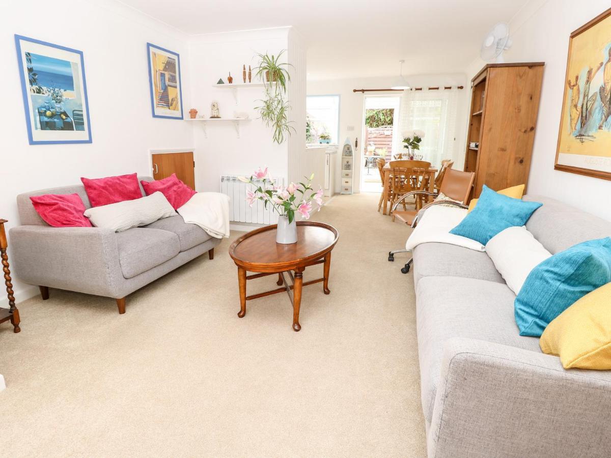 1 Westwood Close カウズ エクステリア 写真